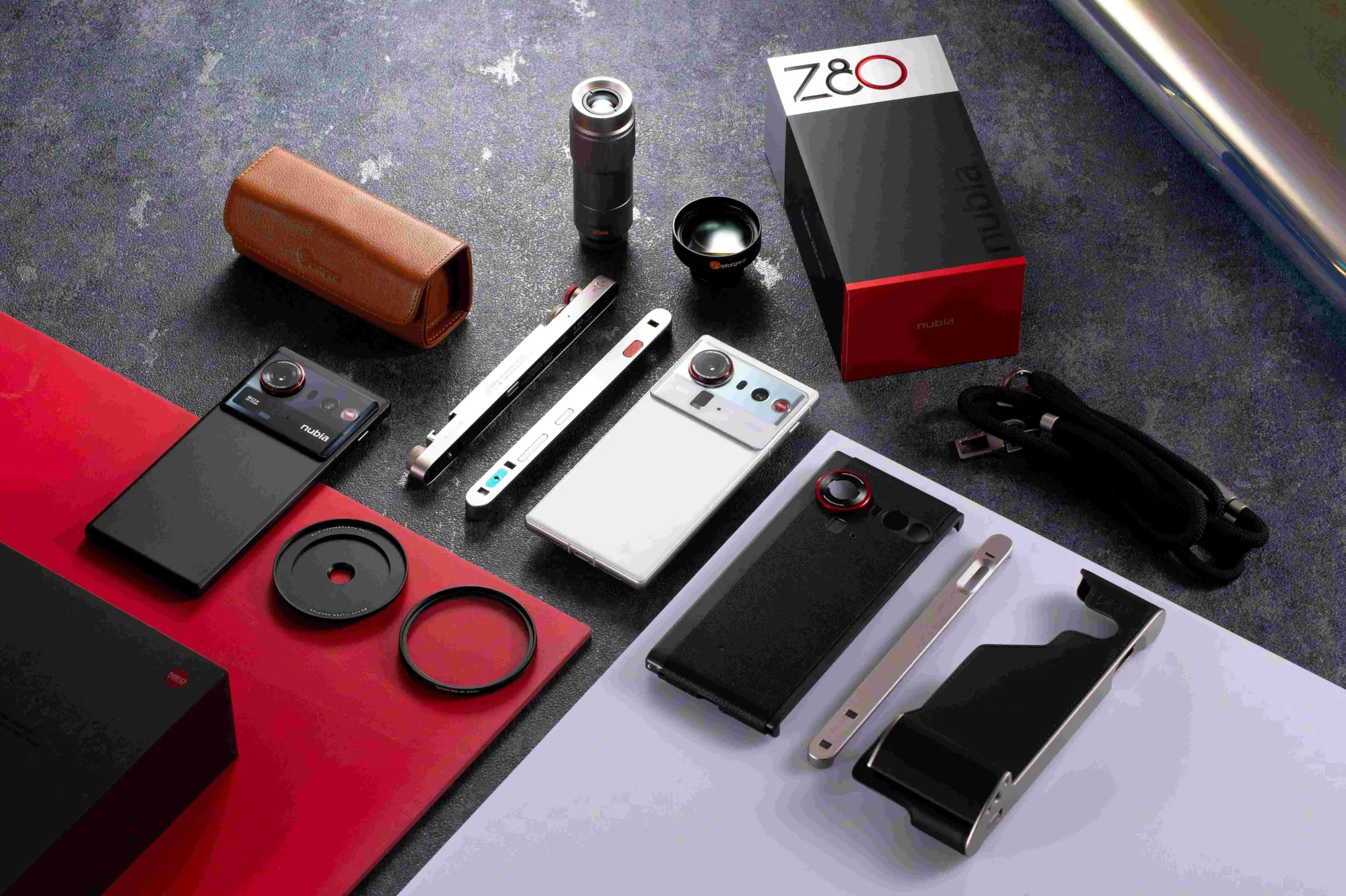 Nubia Z80 Ultra con il Retro Kit 2.0 sviluppato in collaborazione con Fotorgear