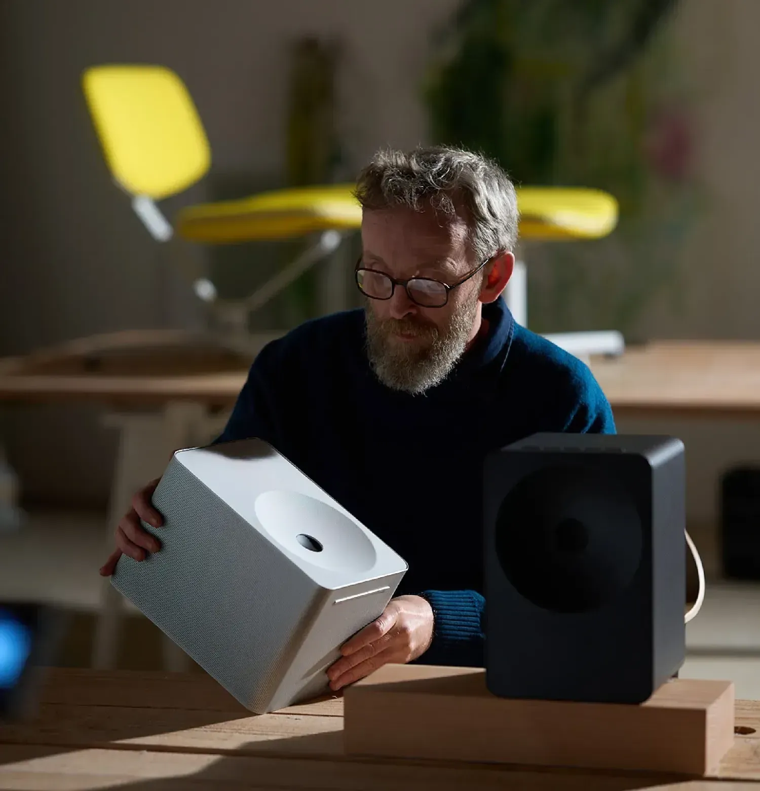 Music Studio 7: il design ispirato al motivo “dot” è firmato dal designer Erwan Bouroullec