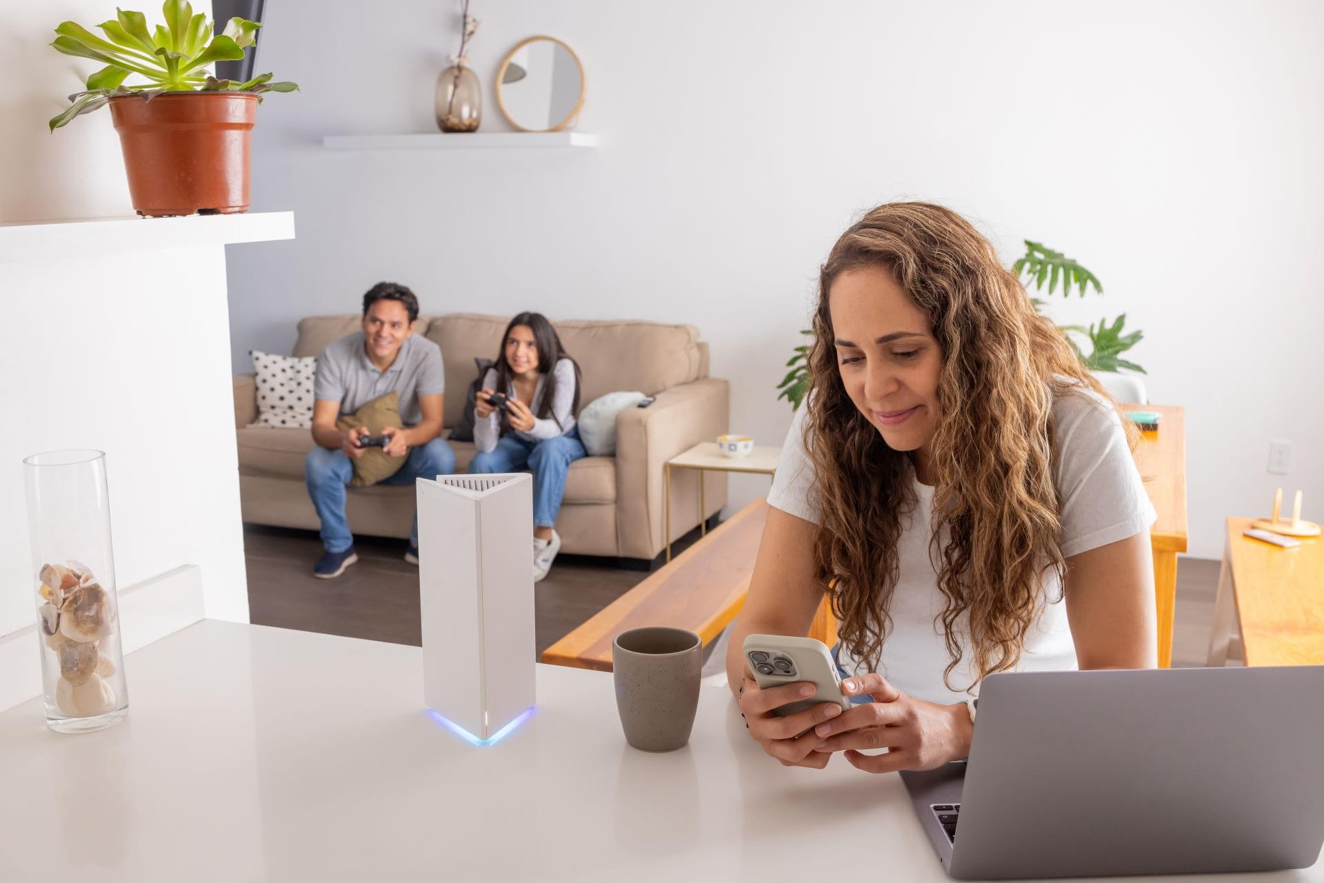 Msi Roamii BE Pro si propone come soluzione ideale per eliminare i colli di bottiglia del Wi-Fi tradizionale