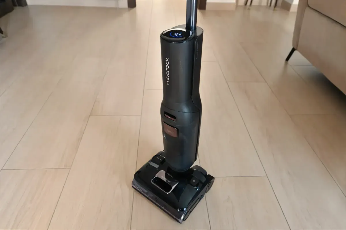 Roborock F25 Ultra: grande efficacia su tutte le superfici grazie al vapore a 180 gradi