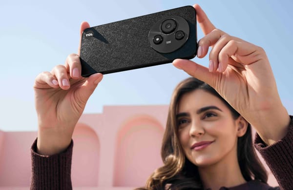 Tcl: design smart e più spazio per il Tcl 60 Se